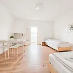 Tolstov - 2 - Grosse Kueche - Center Apartman Krefeld
