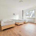 Tolstov - 2 - Grosse Kueche - Center Krefeld