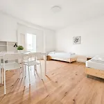 Tolstov - 2 - Grosse Kueche - Center Apartman