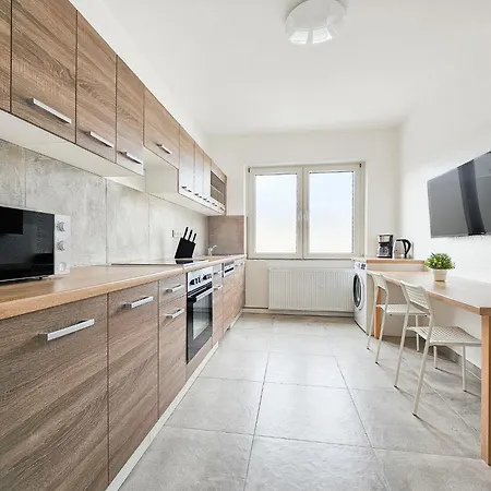 Tolstov - 2 - Grosse Kueche - Center Apartman