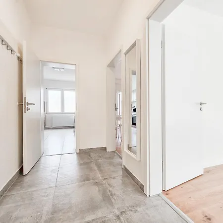 Tolstov - 2 - Grosse Kueche - Center Apartman Krefeld